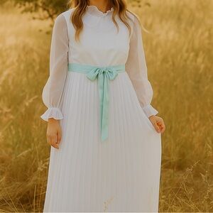 VTG Petites by Suzy NY chiffon, long sleeve, pleated skirt maxi dress